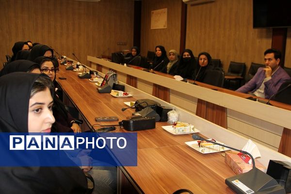 برگزاری کارگاه توانمندسازی مراقبین سلامت در بهارستان‌دو