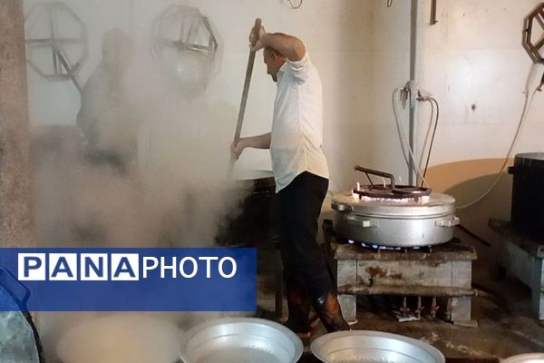 اعتکاف دانش‌آموزی در مسجد جامع شهر بار نیشابور 