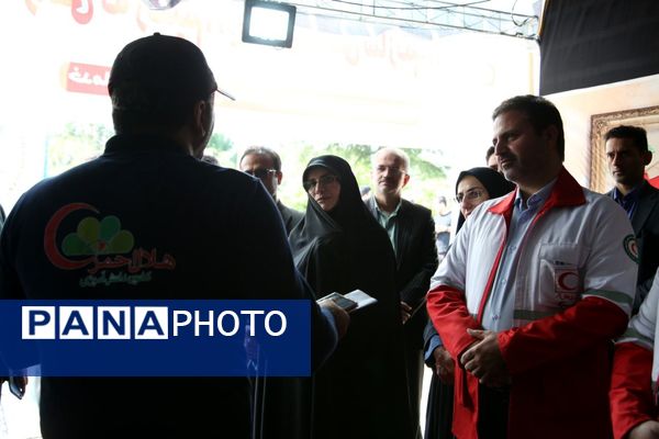 بازدید مدیرکل آموزش‌وپرورش گیلان از رقابت‌های ملی «آماده» در بندرانزلی