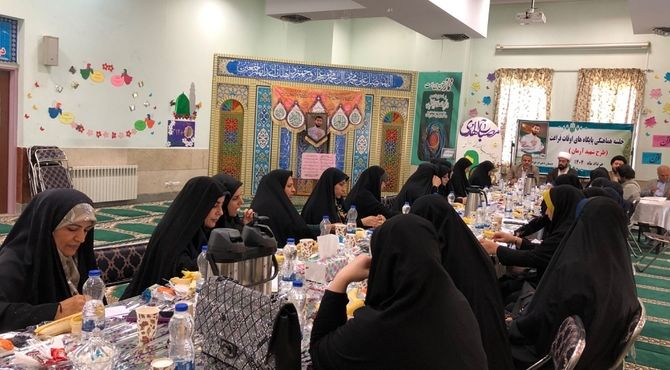 جلسه طرح آرمان در دبستان طواف و معماریان ناحیه دو شهرری 