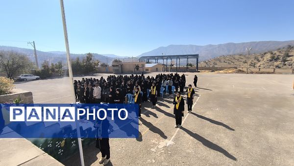 جشن روز دانش آموز در شبانه‌روزی امام حسین(ع)