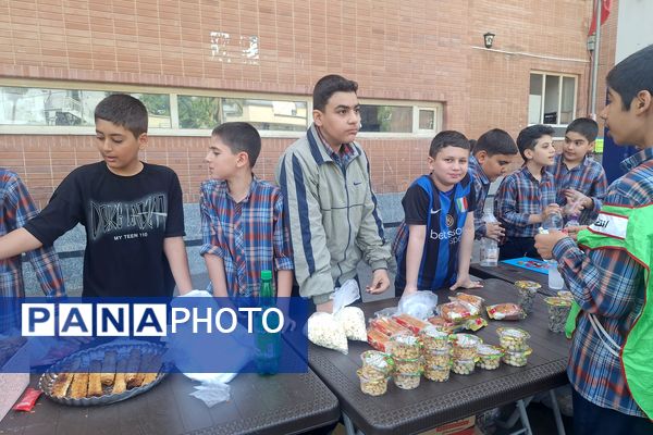 برگزاری بازارچه کسب و کار دانش‌آموزی با مهارت کسب و کار و درآمد و استقلال مالی