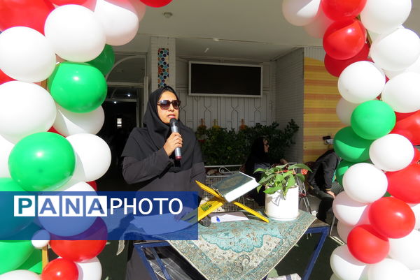 برنامه زنگ ایمنی و ترافیک در مدرسه شهدا فرهنگی دخترانه 