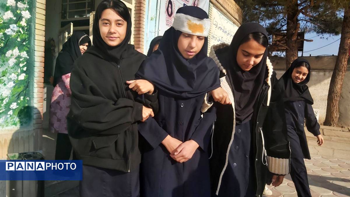 مانور زلزله در مدرسه مرحوم صفری مزده خلیل آباد