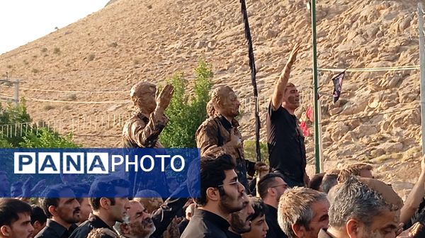 «علم‌ها در آب» سنت عاشورایی مردم بن 