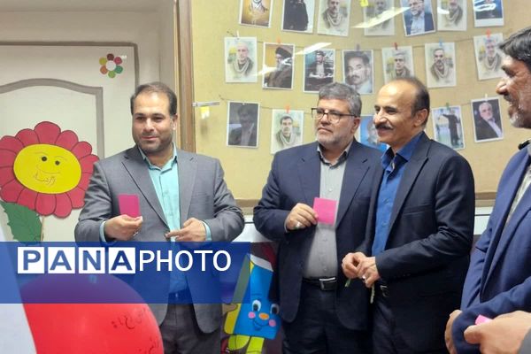 زنگ هفته سلامت روان در مدرسه کودک مسلمان قرچک به صدا در آمد