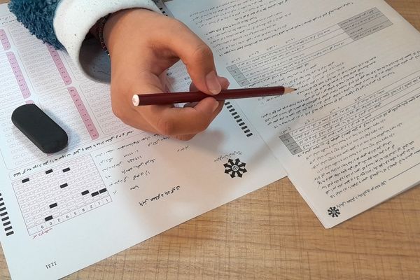 برگزاری آزمون پایش در دبیرستان فرزانگان استعداد درخشان شهرستان ملارد