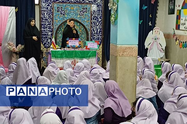 حضور فرمانده بسیج دانش‌آموزی در دبستان آزاده ناحیه 2 شهرری به‌مناسبت هفته بسیج دانش‌آموزی 