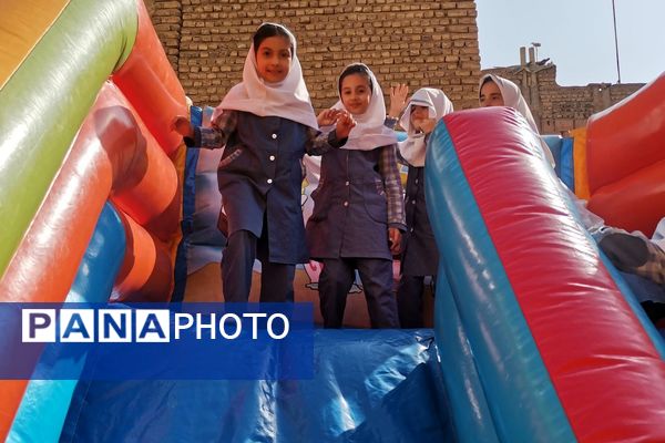 خانه کودک در مدرسه؛ تجربه‌ای نو برای دانش‌آموزان ورامینی 