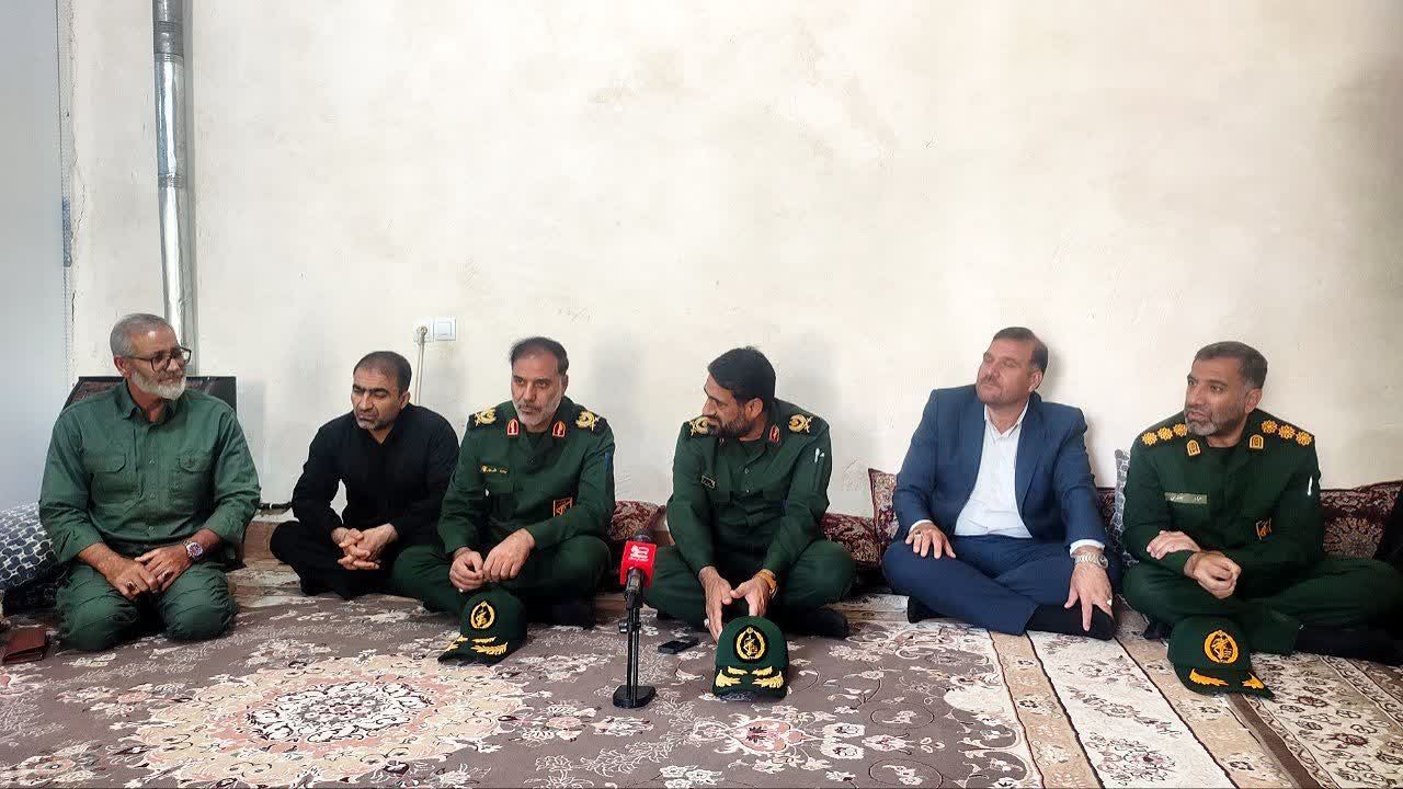 دیدار سردار  محمد باقری با خانواده شهید نونهال امیرعلی فلاح 