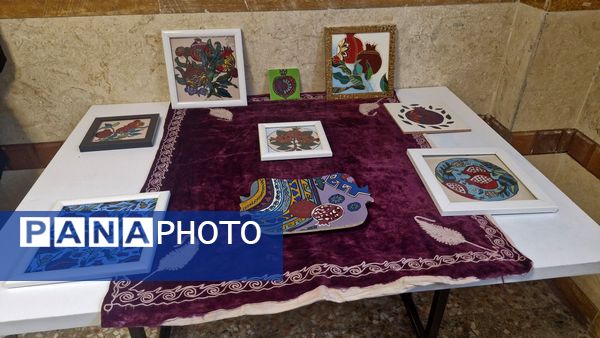 جشنواره هنری دانش‌آموزان رشته کاشی و عکاسی هنرستان کبری زرگران ملارد 