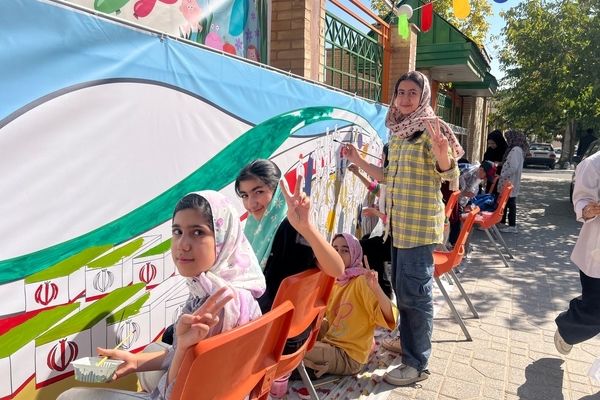 رنگ‌آمیزی دیوارنگاره‌ از ظهور تا مقاومت توسط کودکان و نوجوانان استان چهارمحال و بختیاری