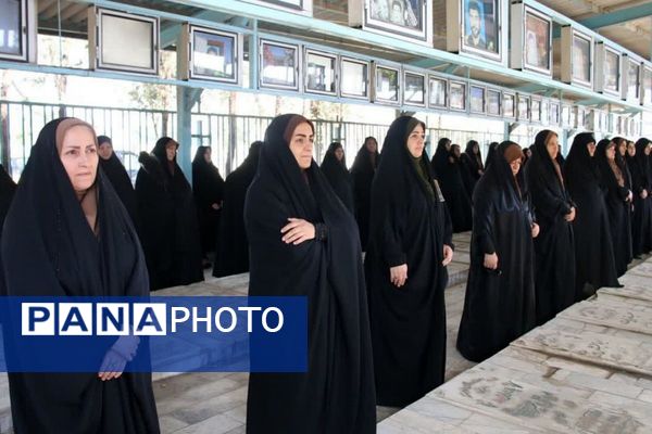 اجتماع خادمین حرم بی بی سکینه خاتون(س) در گلزار شهدا و حرکت به سوی حرم اُخت الرضا (ع)