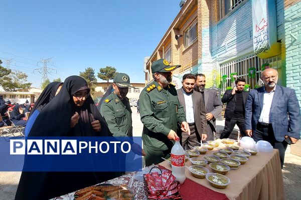 جشن عاطفه‌ها،  تجلی مهربانی دانش‌آموزان کهریزک 