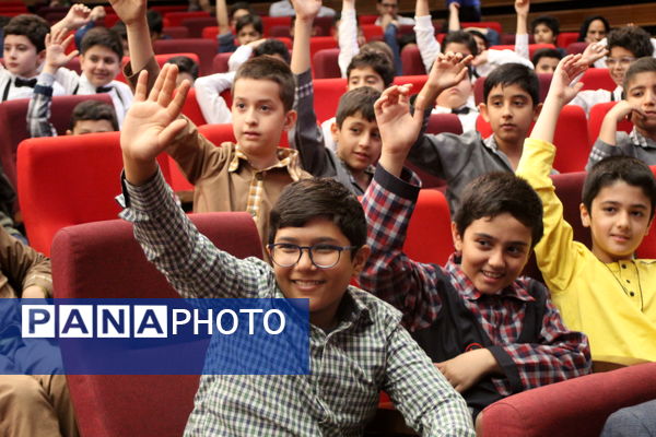  آیین تجلیل از برگزیدگان چهل و دومین دوره مسابقات فرهنگی و هنری دانش‌آموزان شهر تهران