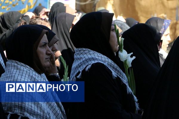 آیین غبارروبی و گلباران مزار شهدا در آستان امامزاده بی‌بی سکینه خاتون (س)