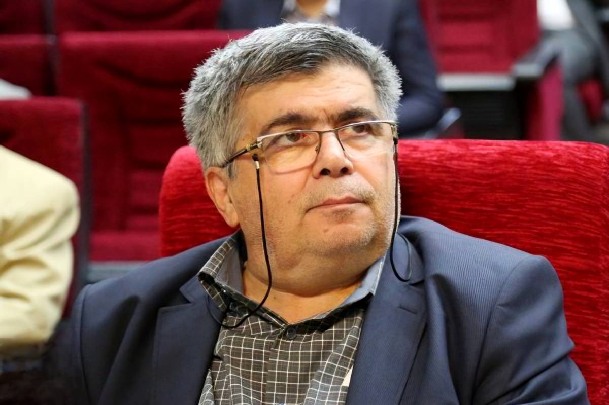 با کمک به دیگران، سطح علمی خود را ارتقا دهید