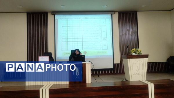 نشست تخصصی رابطین پژوهش؛ گامی برای توسعه علمی مدارس ناحیه ۶