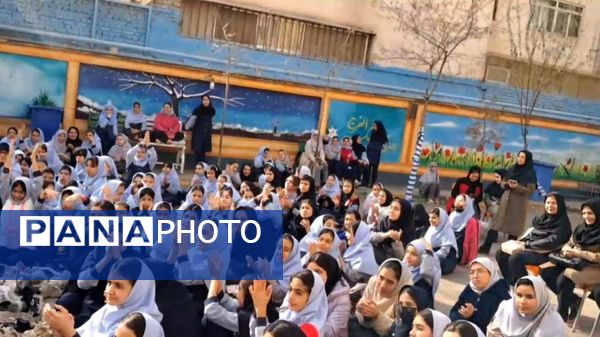 جشن میلاد‌ با‌سعادت حضرت فاطمه زهرا (س) در دبستان دخترانه فرهنگیان۲