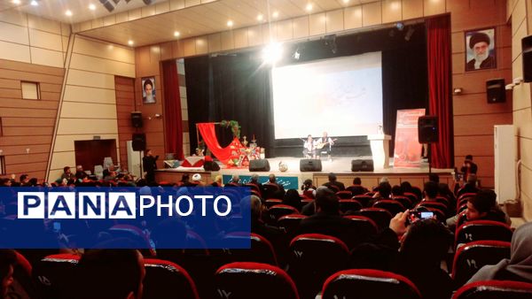 یلدای هنری با حضور هنرمندان در کانون ارشاد شهرستان خلیل آباد 