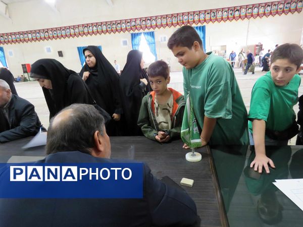 برگزاری میزخدمت آموزش و پرورش در محمدشهر کرج