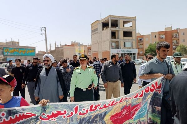 برگزاری پیاده‌روی جاماندگان اربعین حسینی در دهگلان با حضور پرشور مردم