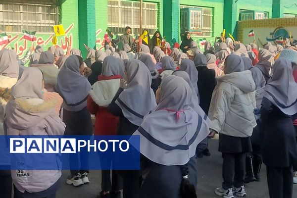 هنرهایی که نفس میکشند؛ با هنرمندی دانش‌آموزان دبستان امید بهارستان‌دو