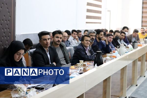 گردهمایی تخصصی مدیران مدارس ابتدایی شهرستان راز و جرگلان با معاون آموزش ابتدایی اداره‌کل استان و روسای ادارات