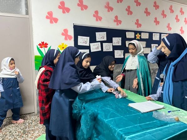 مراسم جشن بعثت در دبستان المهدی ناحیه دو کرج 