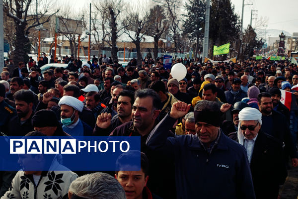 کامیاران در سالگرد پیروزی انقلاب غرق در شور و شکوه