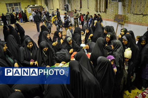 مراسم اکران فیلم سینمایی مجنون در دبیرستان کوثر شهر رباط‌سنگ