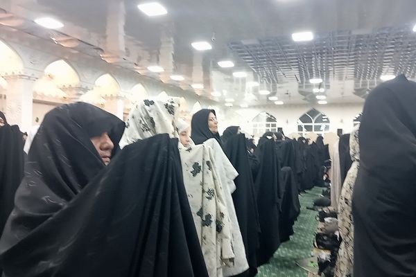 نماز جماعت همزمان با شب لیلة الرغائب در شهرستان کاشمر 