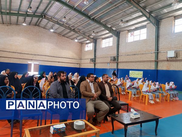 جشن شکوفه‌ها در دبستان زهره براتیان
