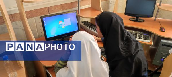 بازدید دانش‌آموزان پیشتاز‌ مدرسه شهید خاقانی از کلاس‌های رایانه کانون سمیه شیروان