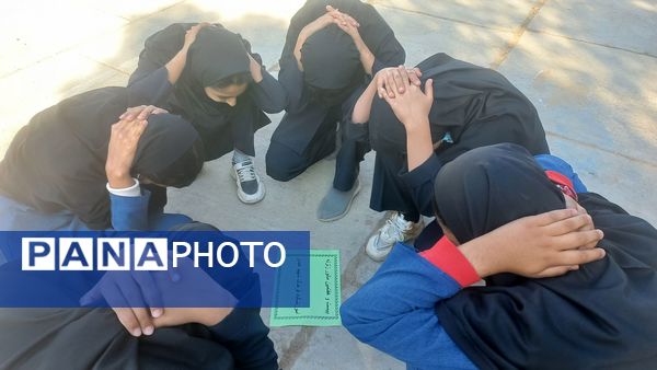 بیست و هفتمین مانور سراسری زلزله در مدرسه فرهنگ خلیل آباد 