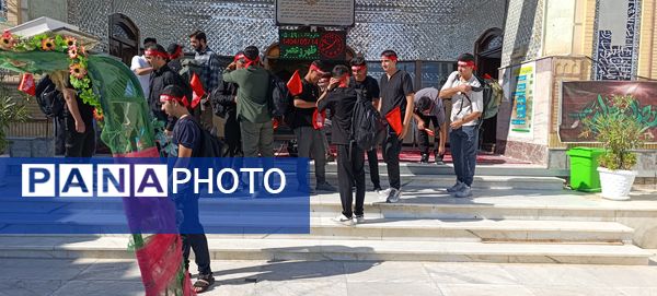 بدرقه دانش‌آموزان اعزامی به پیاده‌روی اربعین 