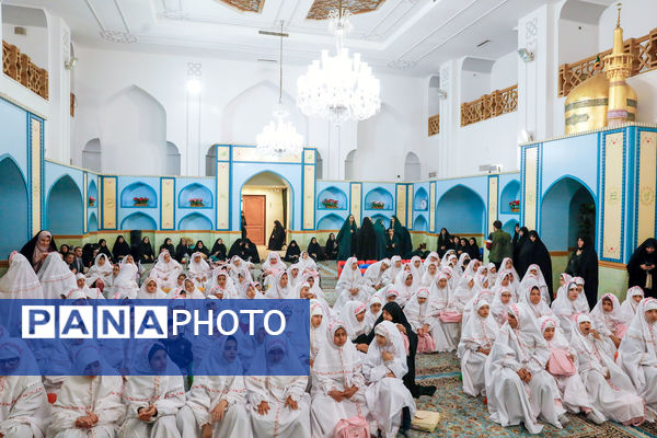 جشن تکلیف ۲۰۰ دانش آموز بانیاز ویژه مشهدی در رواق کودک حرم مطهر رضوی 