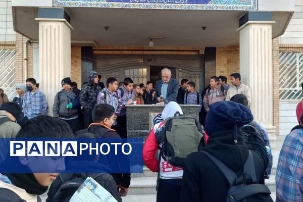   مشاوره و اهدای جوایز به برندگان مسابقه مشاوره