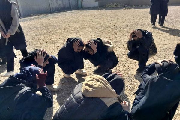 مانور زلزله در دبیرستان مادرمهربان خلیل آباد