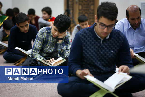 محفل انس با قرآن و افطاری دانش‌‌آموزان مدارس غیردولتی و هیات امنایی سراسر کشور