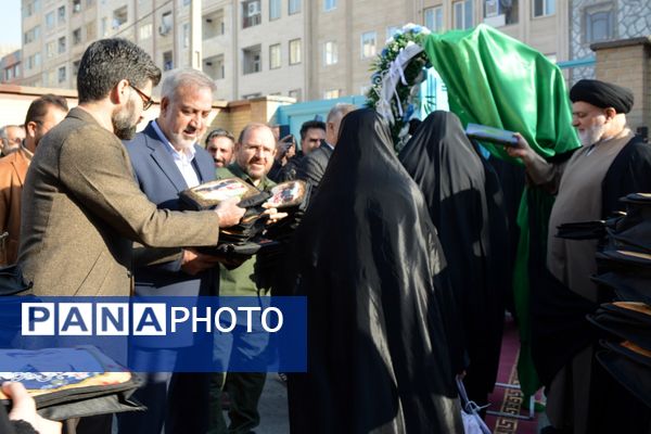 بدرقه دانش‌آموزان بهارستانی به راهیان‌نور