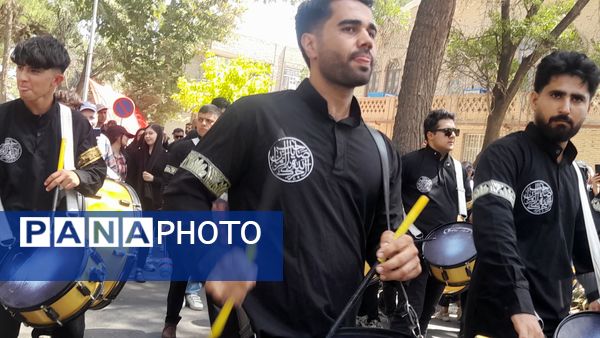 پیاده‌روی جاماندگان اربعین با حضور پرشور مردم حسینی نیشابور