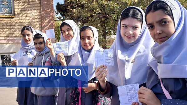 برگزاری انتخابات شورای دانش‌آموزی مدرسه دانش و هنر شهرستان نظرآباد