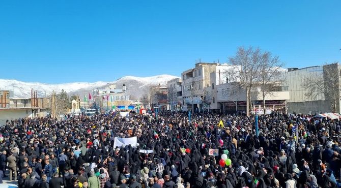 طنین صدای استقلال و  آزادی در خیابان های الشتر در راهپیمایی ۲۲ بهمن