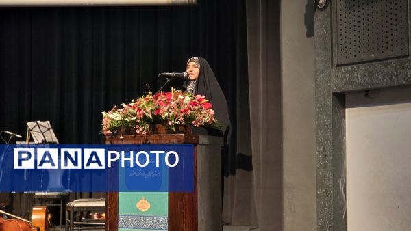 تقدیر و تجلیل از ستارگان درخشان هنرستان هنرهای زیبای اصفهان