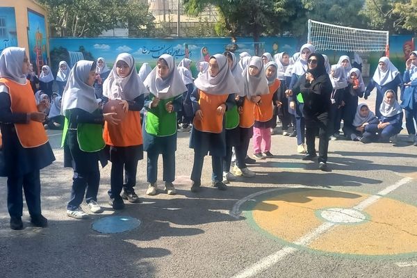  مسابقات ورزشی درون مدرسه‌ای به مناسبت هفته سلامت روان 