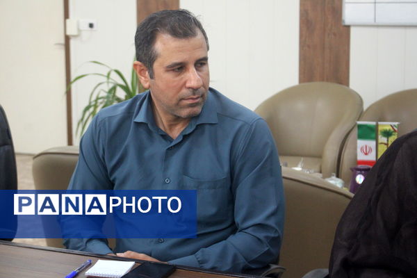 جلسه برنامه‌ریزی بزرگداشت هفته دفاع مقدس در اداره‌کل آموزش و پرورش استان بوشهر