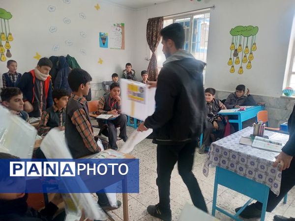 توزیع درپوش استاندارد دریچه کولر در دبستان شهید پسندیده فدافن 