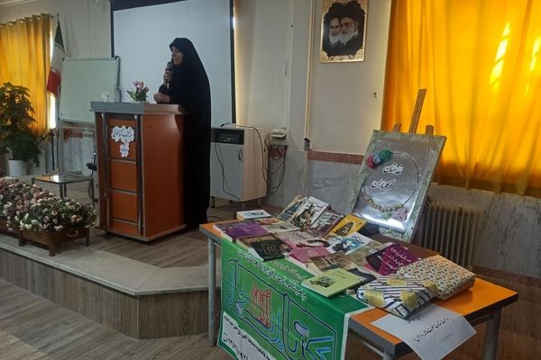 گرامیداشت هفته کتاب و کتابخوانی به همراه پرده خوانی شهادت حضرت فاطمه(س)