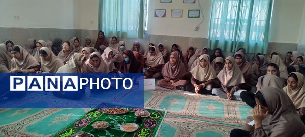 برگزاری مراسم سهشنبههای مهدوی در مدرسه فروغ رضوان